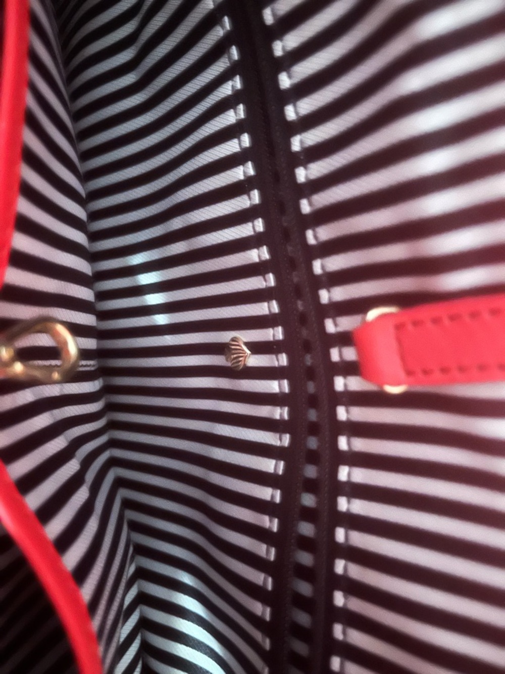 SOLD kate spade Natural Straw Tote with Red Trim and Bow EUC MSRP 248 - Picture 6 of 6